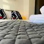 Brand New 3 Bedroom House With Parking Бристоль