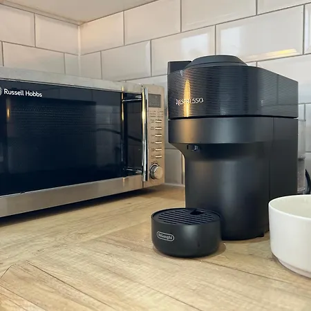 Feriehus 3 Bedroom Semi Detached House With Parking Bristol