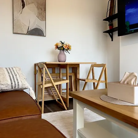 Brand New 3 Bedroom House With Parking * بريستول