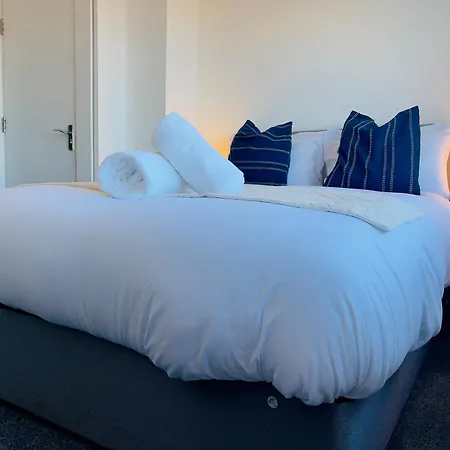 Brand New 4 Bedroom House With Parking 別荘 *