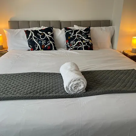 4 Bedroom House With Parking * Bristol