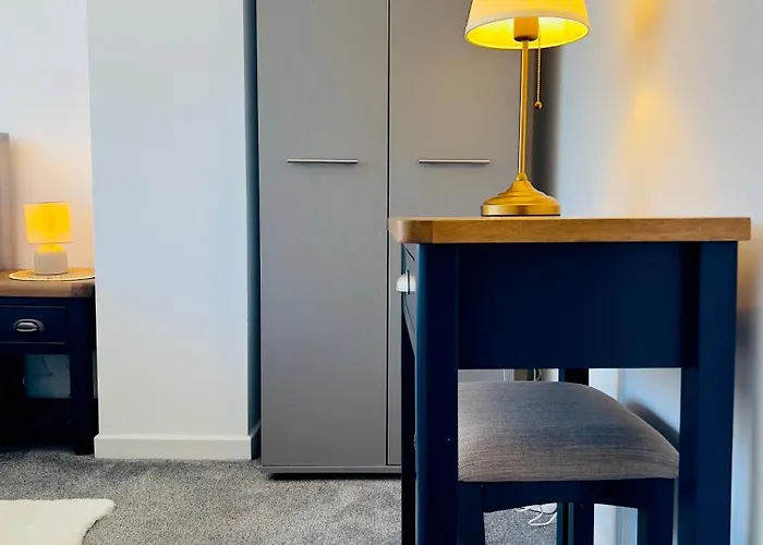 Brand New 3 Bedroom House With Parking Prázdninový dům Bristol