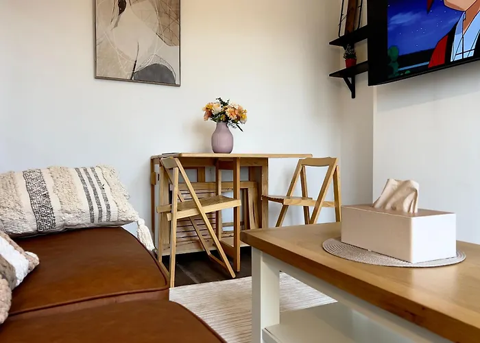 3 Bedroom Semi Detached House With Parking * Bristol