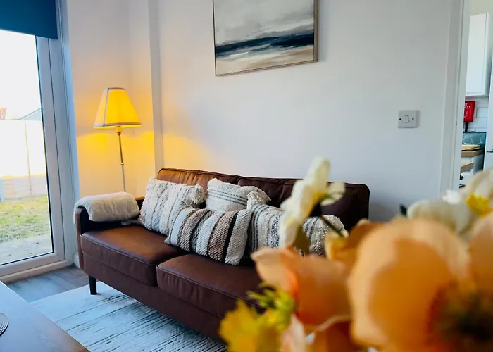 Brand New 3 Bedroom House With Parking 別荘