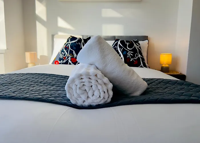 3 Bedroom Semi Detached House With Parking Feriehus Bristol