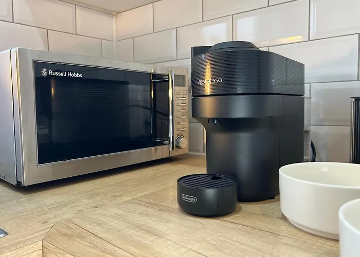 Dom wakacyjny 3 Bedroom Semi Detached House With Parking Bristol